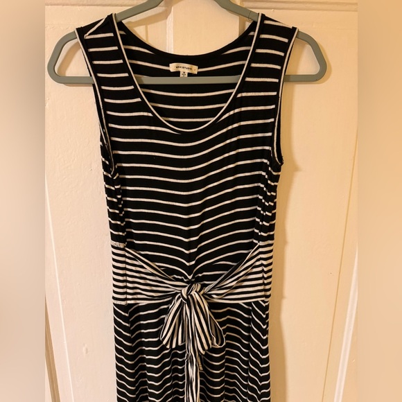 Max Studio Black White Striped Front Tie Maxi Dress: Medium - Picture 2 of 9